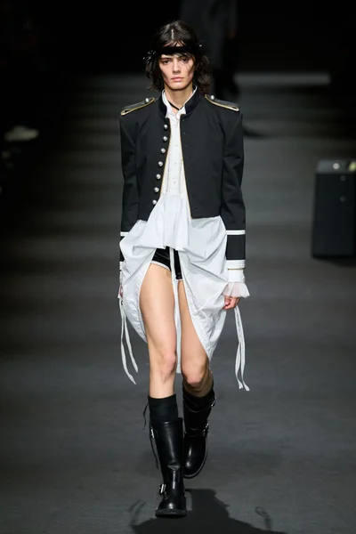 Look 22